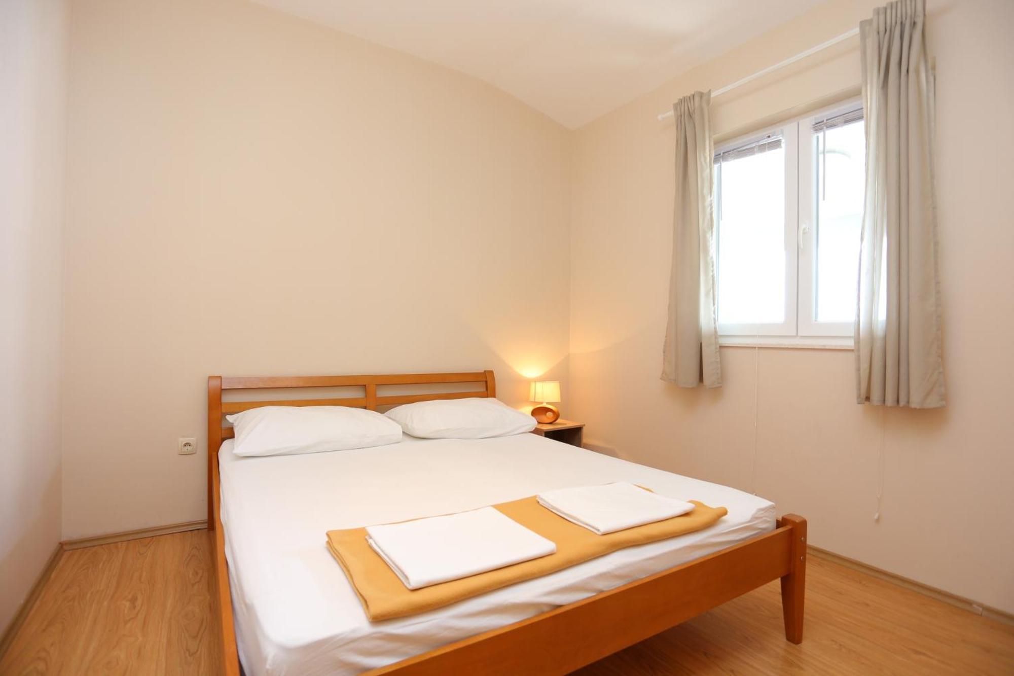 Apartments By The Sea Nemira, Omis - 17039 Tice Cameră foto